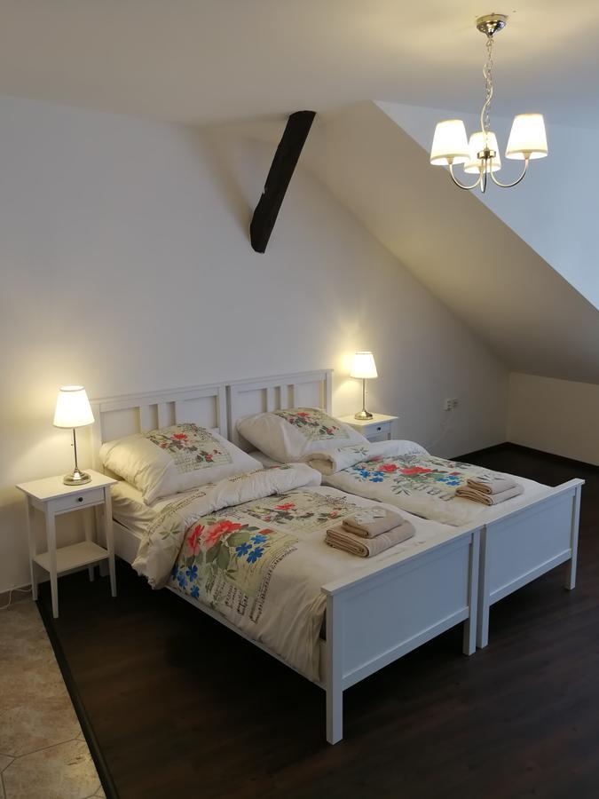Hnizdo Snu Hotel Hradec Králové Eksteriør billede